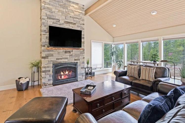 5 Bedrooms Cottage