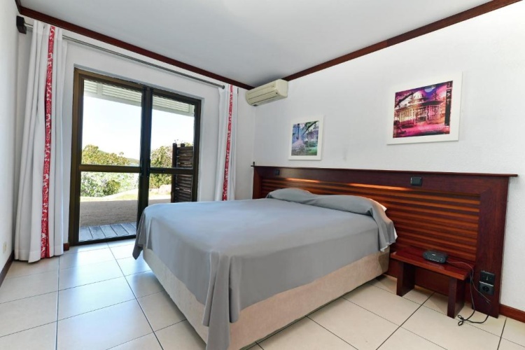 Standard Double Suite with balcony and with sea view