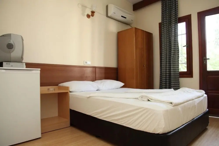 Tug Hotel
