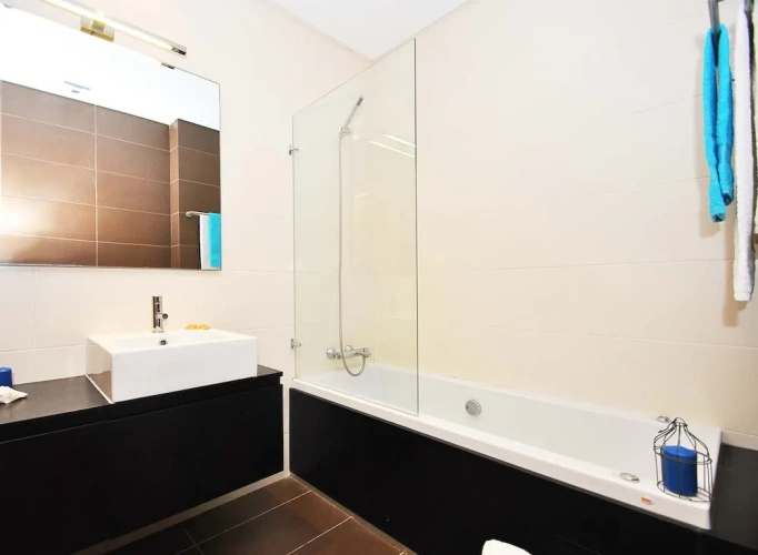 2 Bedrooms Apartment with balcony and with sea view