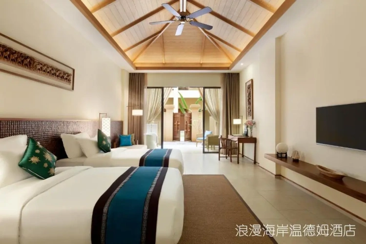 Standard Twin room with mountain view