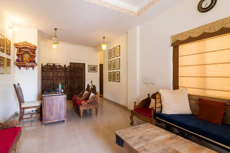 FabHotel Raj Kothi