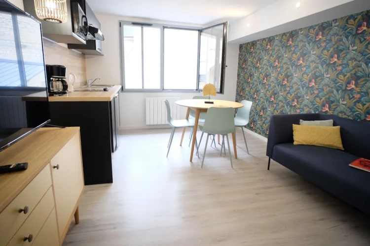 1 Bedroom Apartment