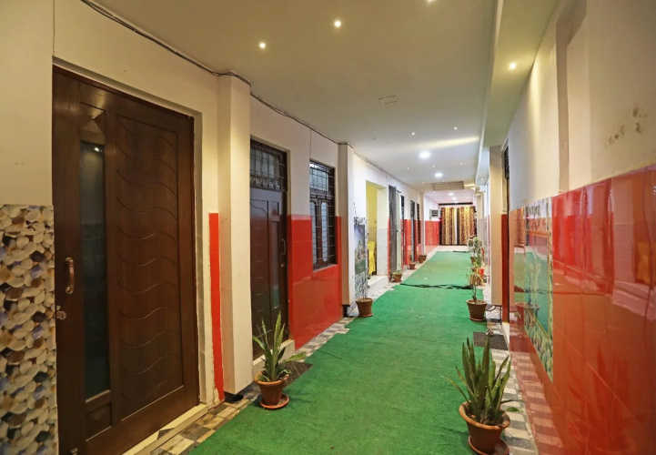 Tripathi Guest House by OYO Rooms