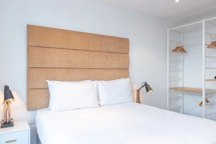 2 Bedrooms Apartment