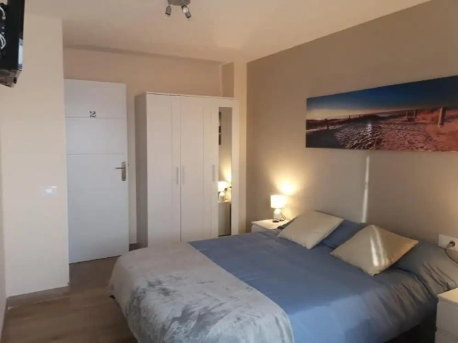 Standard Triple room with city view