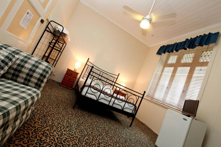 Bowen Terrace Accommodation