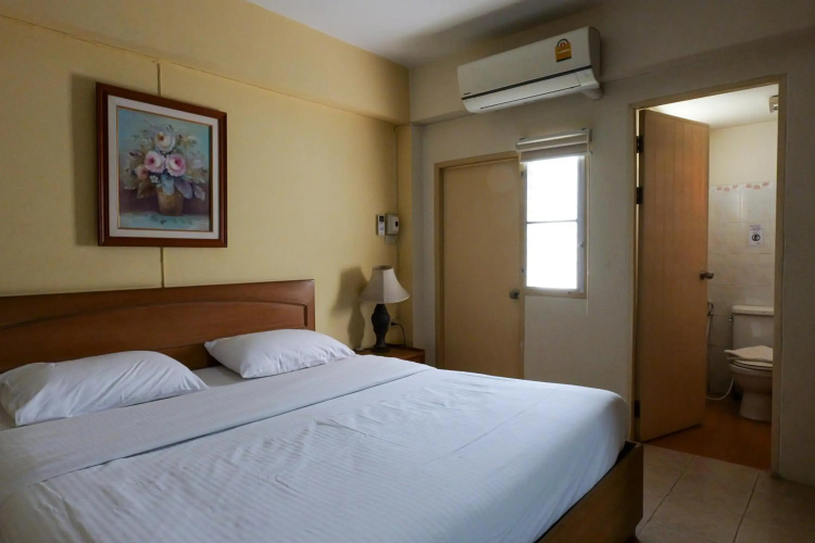 Moon and Sun Hotel