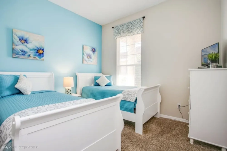4 Bedrooms Cottage