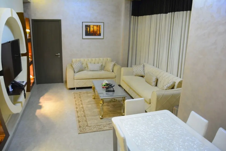 3 Bedrooms Family Apartment with city view