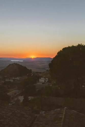 Miramonte Holiday