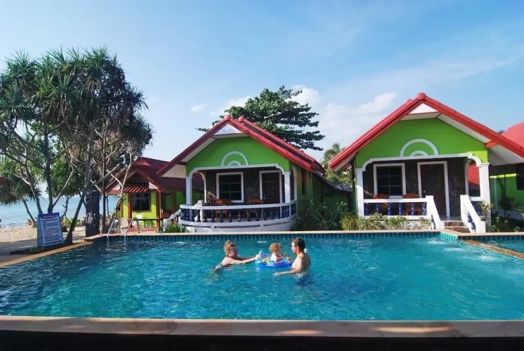 Deluxe room with balcony and beachfront
