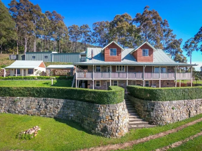5 Bedrooms Cottage