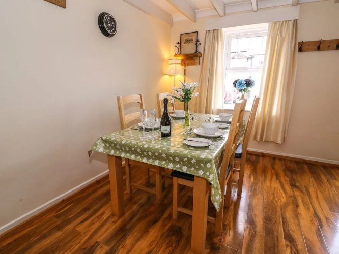 Cozy Cwtch Cottage