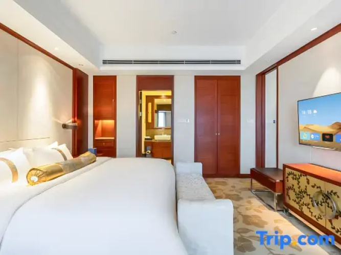 1 Bedroom Deluxe Suite with garden view