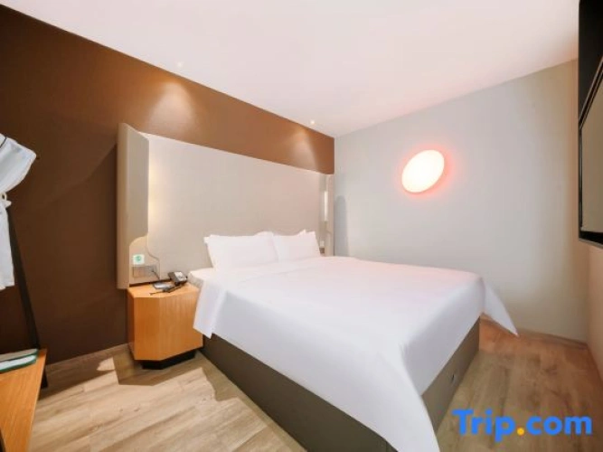 Deluxe Quadruple Suite