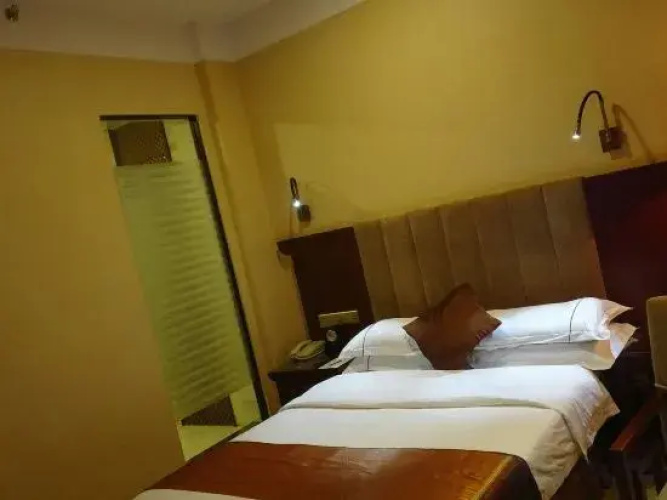 Ghina Fung Hotel