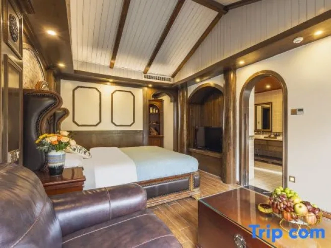 Luxury Suite