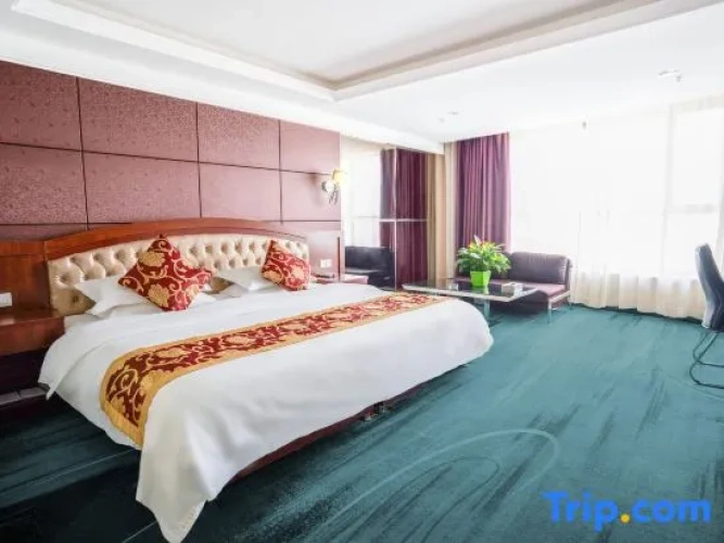 Deluxe Suite