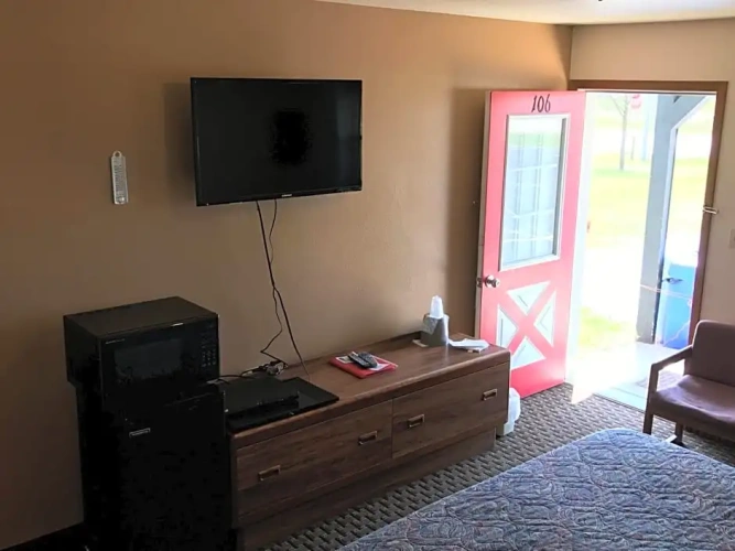 Economy room