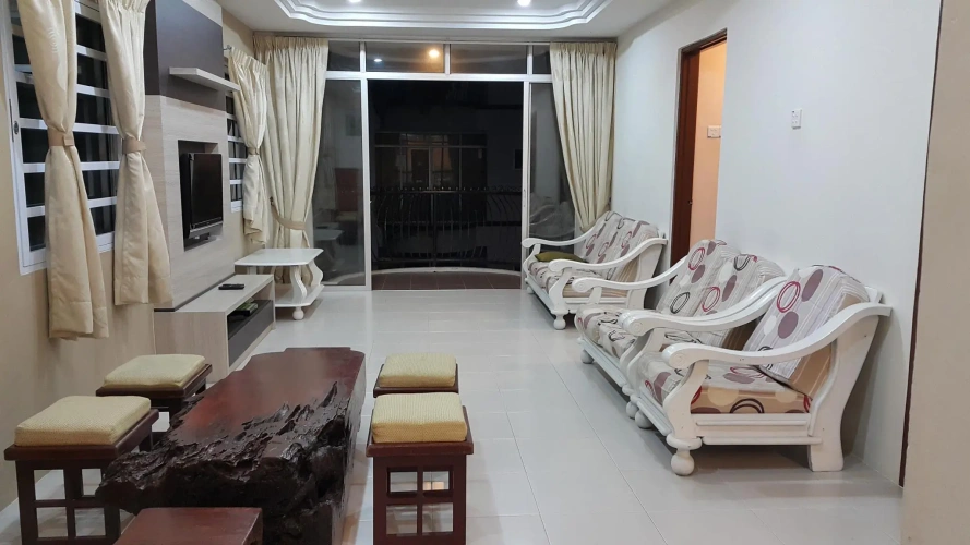 3 Bedrooms Apartment