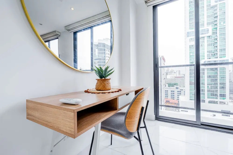w Scenic 1BR w Panoramic City View in Calle 50