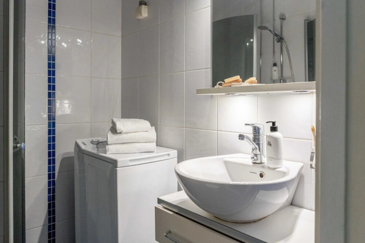 1br apartment near Linnanmäki