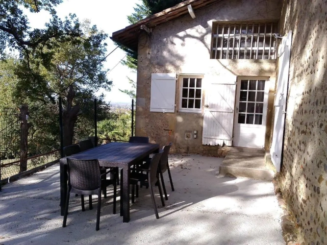 2 Bedrooms Cottage