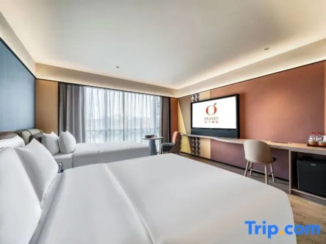 Standard Double room with street view
