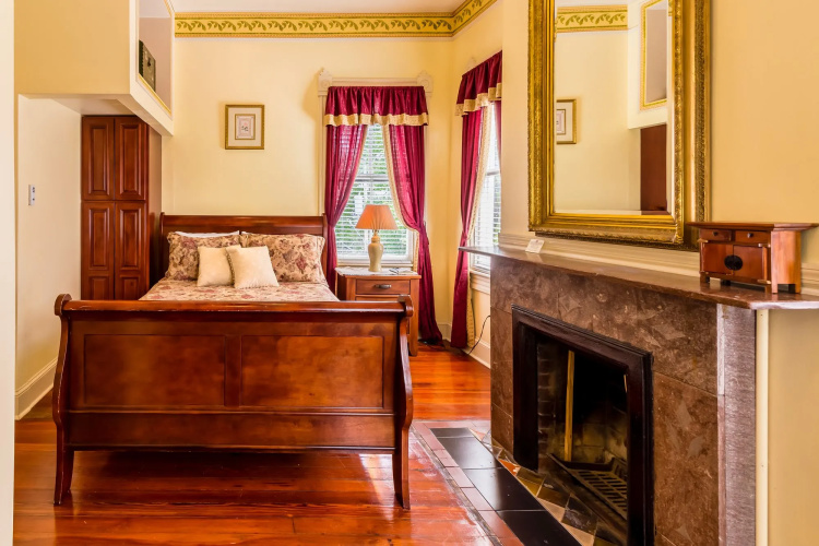 Amethyst Garden Inn