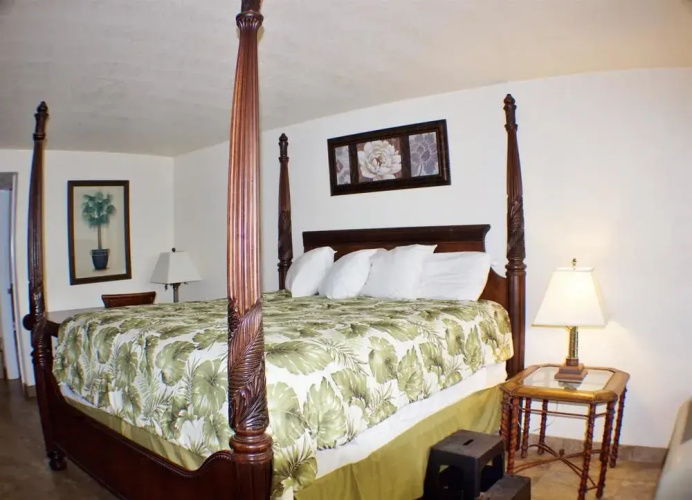 3 Palms - Fort Pierce