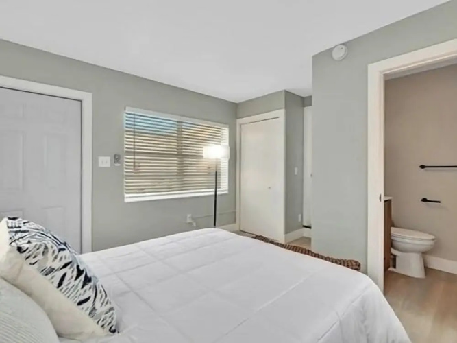 Dania Beach Getaway 2 Studios for 6 Guests