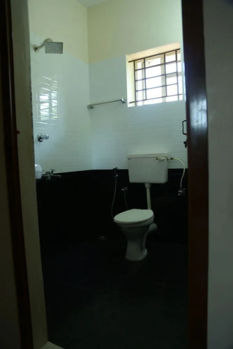 Saravana Inn