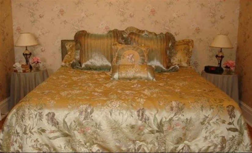 Maplehurst Manor Accomodations