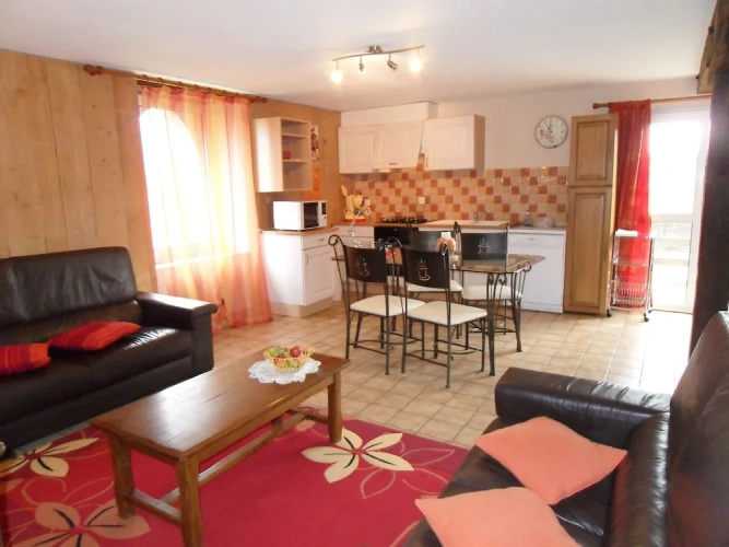 3 Bedrooms Cottage