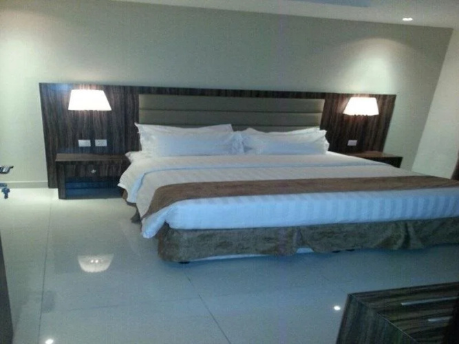 Majestic Inn
