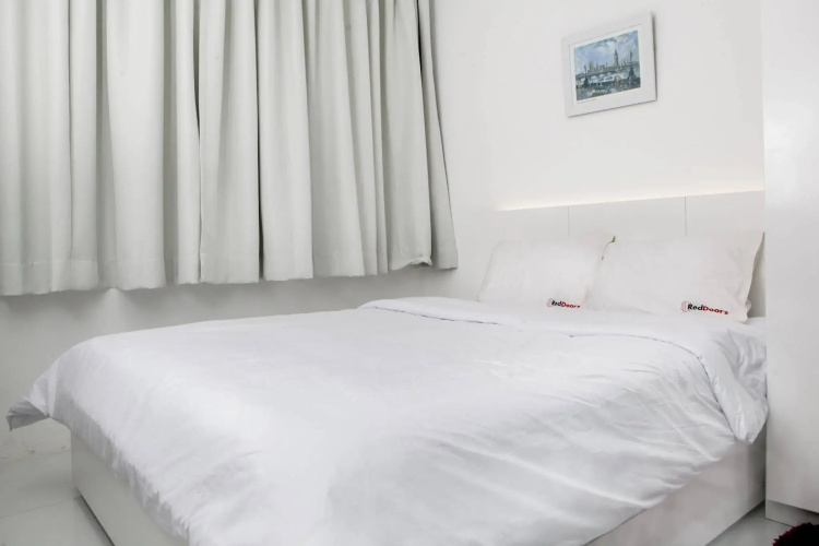 RedDoorz Plus near Parahyangan University