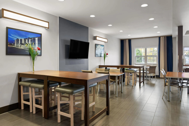 Microtel Inn & Suites by Wyndham Sault Ste. Marie photo 15