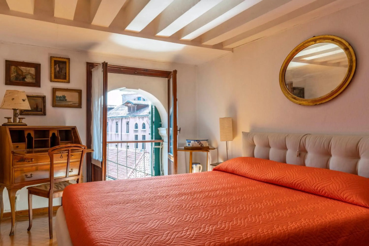 Ca’ Cappello Venetian Apartment M02074212072