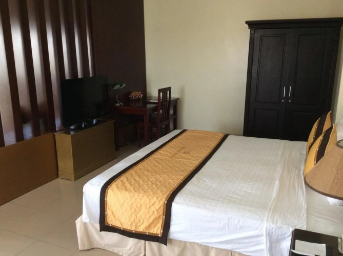 Square Hotel