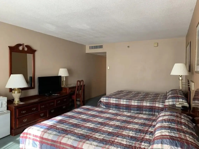 Hardman House Inn & Suites