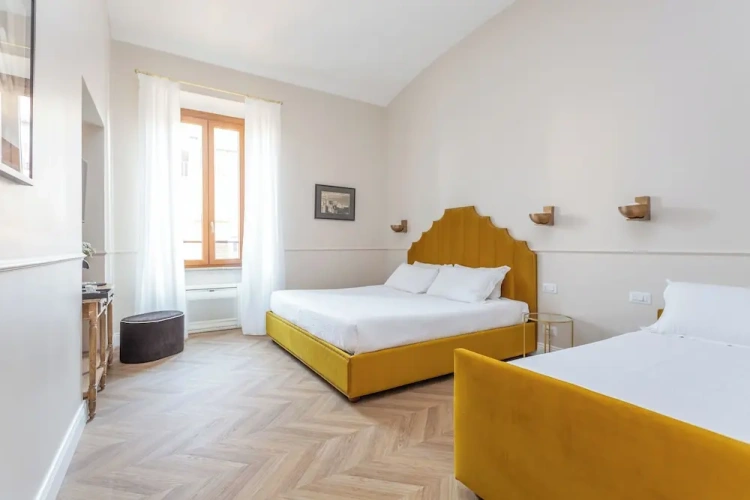 Standard Triple room