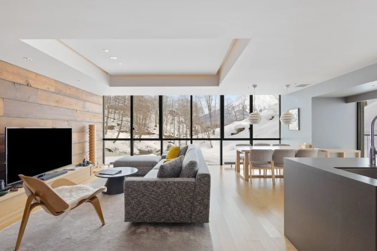 3 Bedrooms Apartment