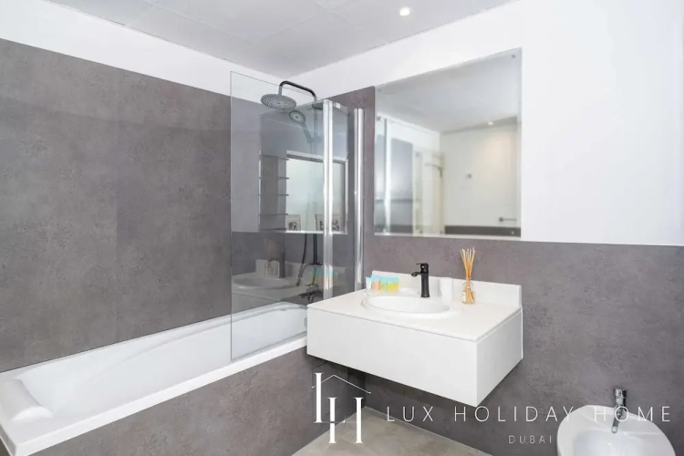 LUX  The Luxurious Central JBR Suite