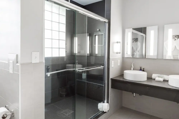 Deluxe Double Suite