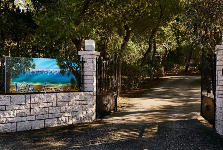 5 Bedrooms Studio with sea view