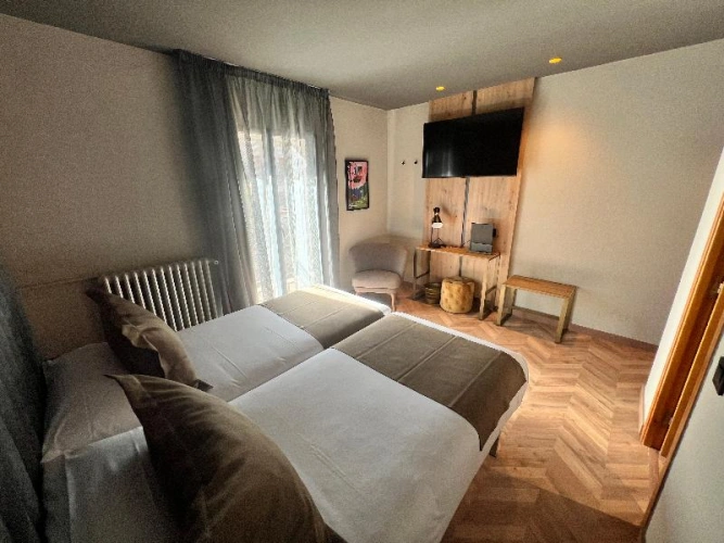 Standard Twin room with balcony