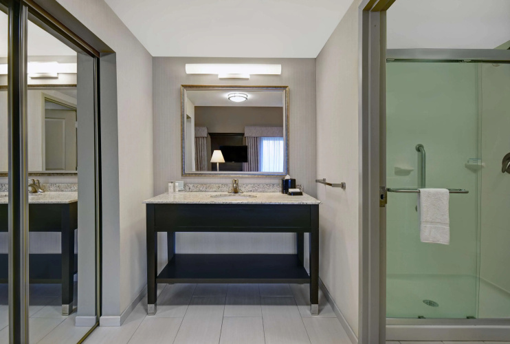 Hampton Inn & Suites Robbinsville