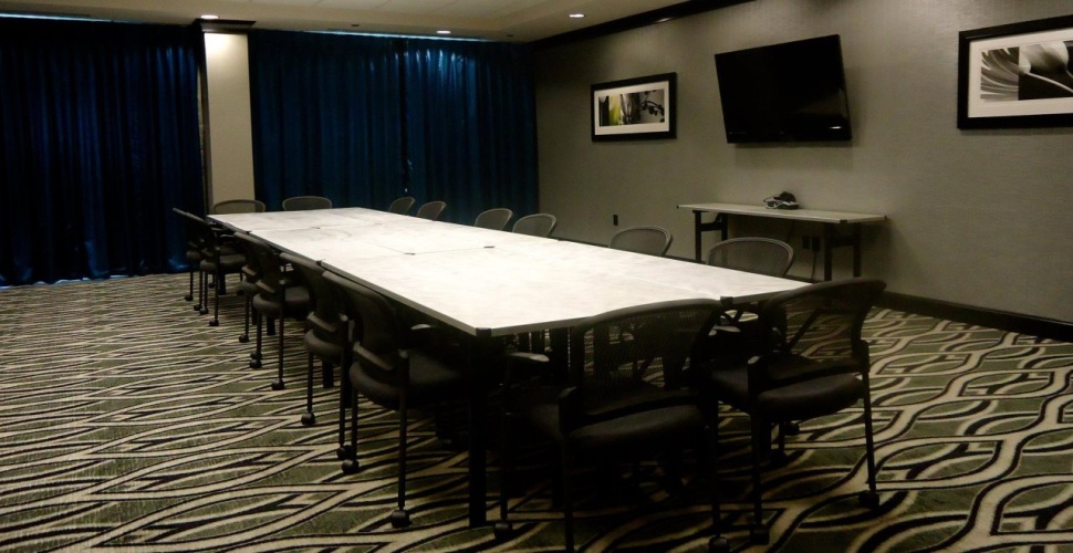 Holiday Inn Express And Suites Charleston Arpt Con photo 22