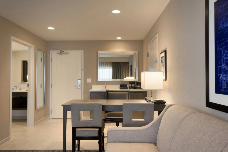 Embassy Suites by Hilton Kansas City Olathe photo 6